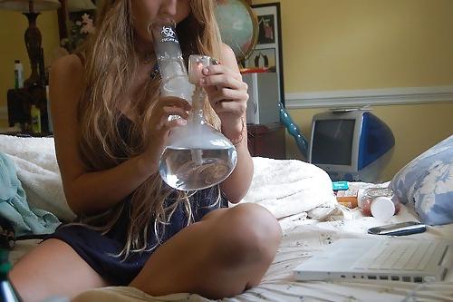 25P Pot smoking hotties 3