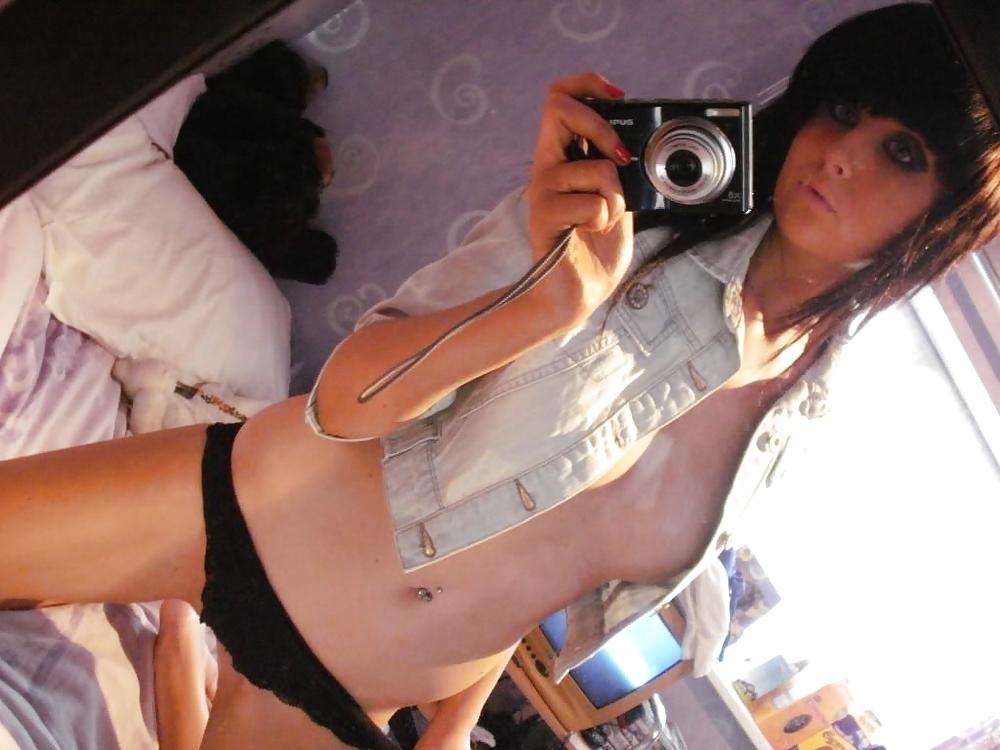 25P Stolen Pics - Emo Girl