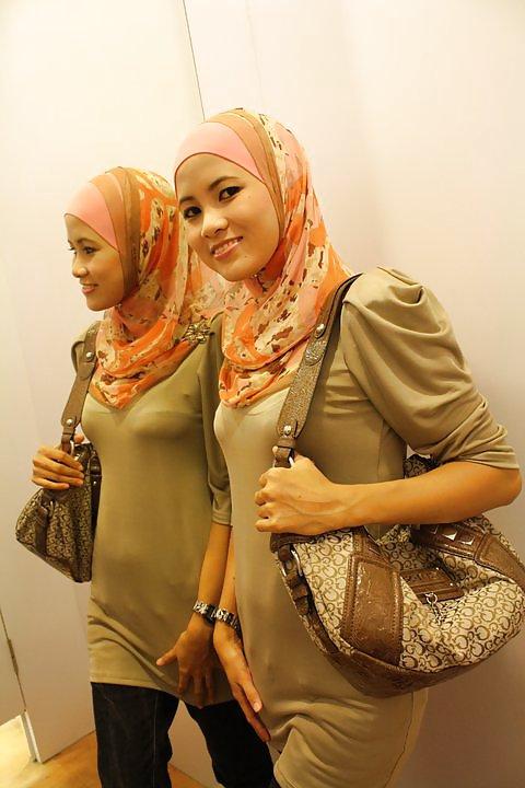 25P Malay solo & gruop