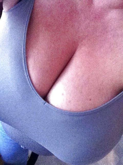 25P Huge Tits, Tight Tops 57