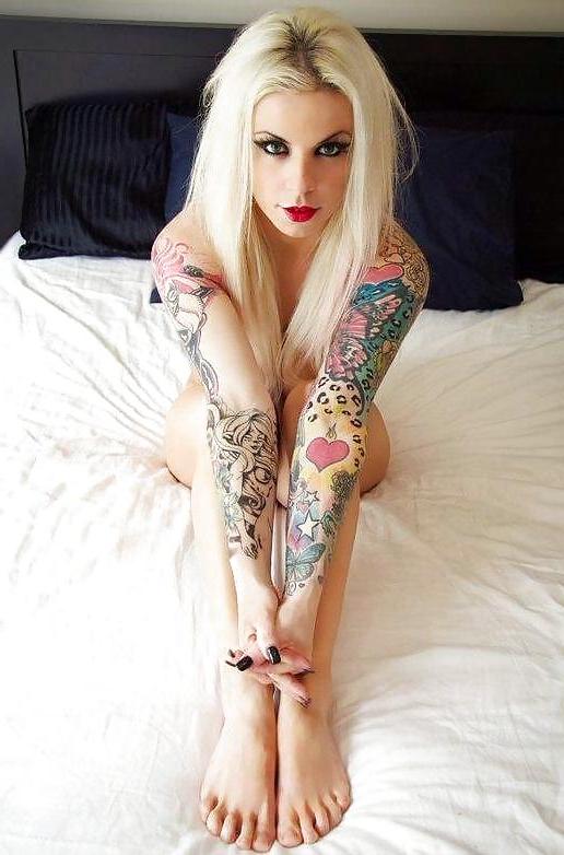 25P SEXY TATTOO BABES