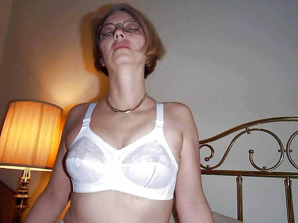 21P Big bras on mature women 4