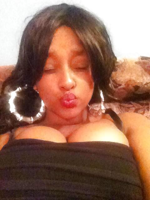 25P Ebony 18 year old