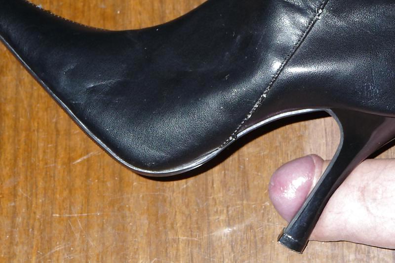 18P Black boots and cock (4)
