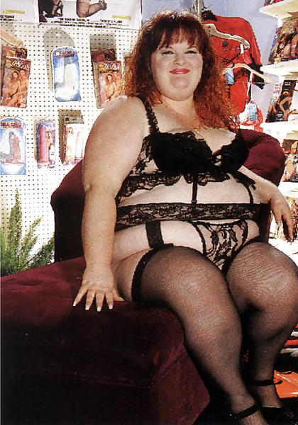 10P Redhead fatty getting some cock
