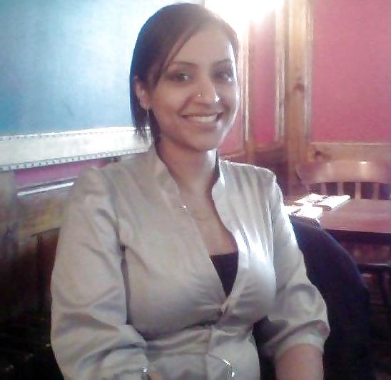 9P Busty Indian Girl