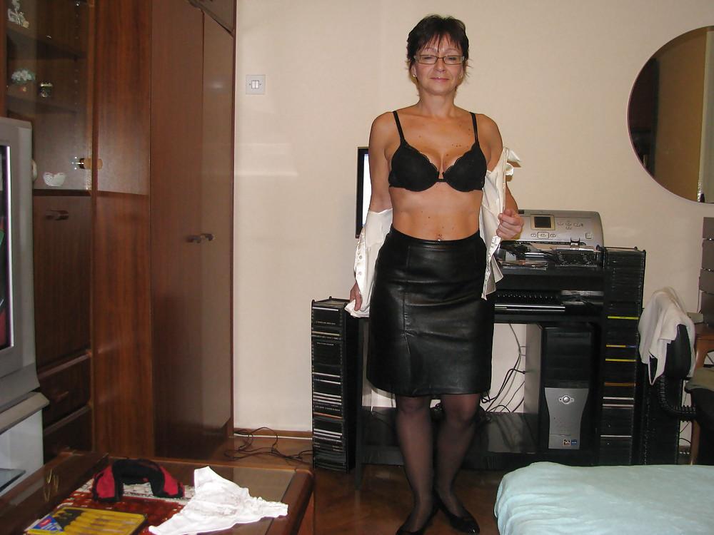 17P German Slut Wife Elena