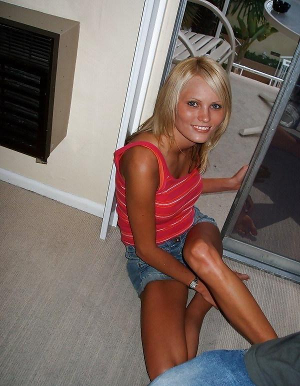 12P Busty blonde Hanna Hilton small waist big tits