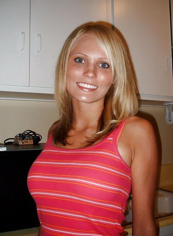 12P Busty blonde Hanna Hilton small waist big tits
