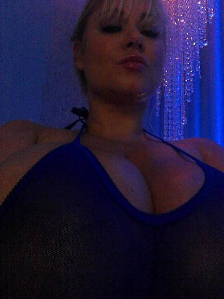 14P Huge Tits, Tight Tops 31