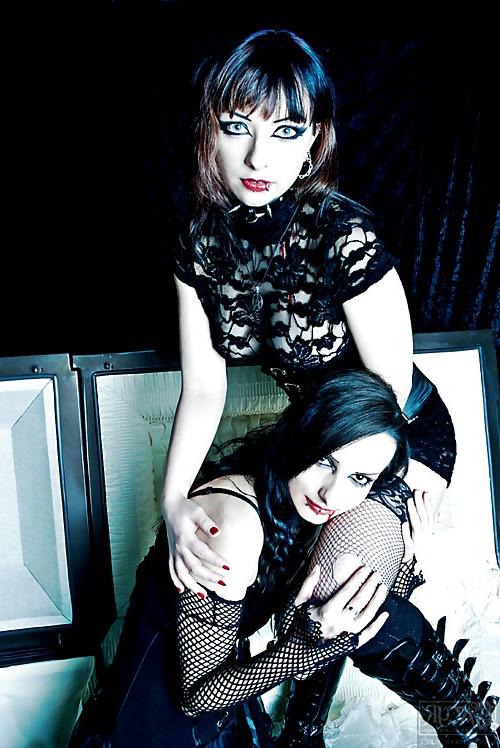 25P Gothic Babes are Sexy