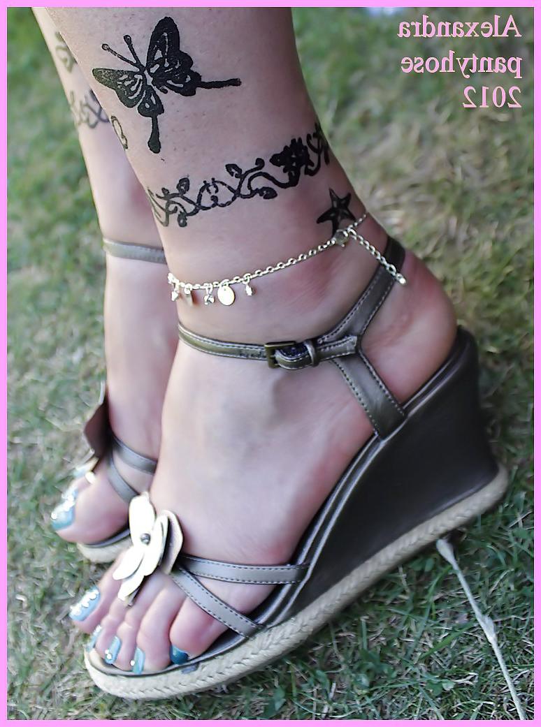 18P My close  up feet  serie 03