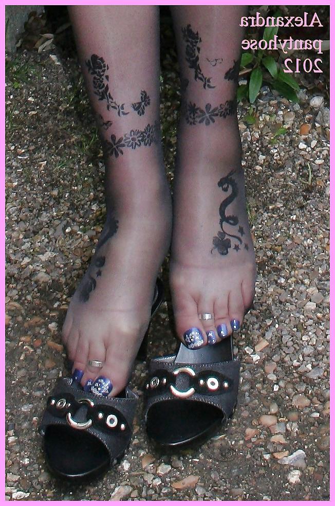 18P My close  up feet  serie 03