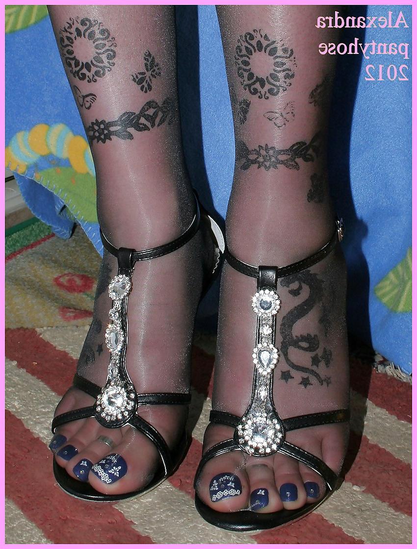 18P My close  up feet  serie 03
