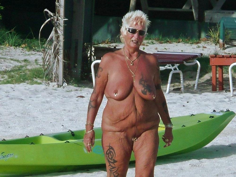 25P BEACH BABES