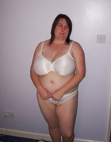 25P Big bras on mature women 3