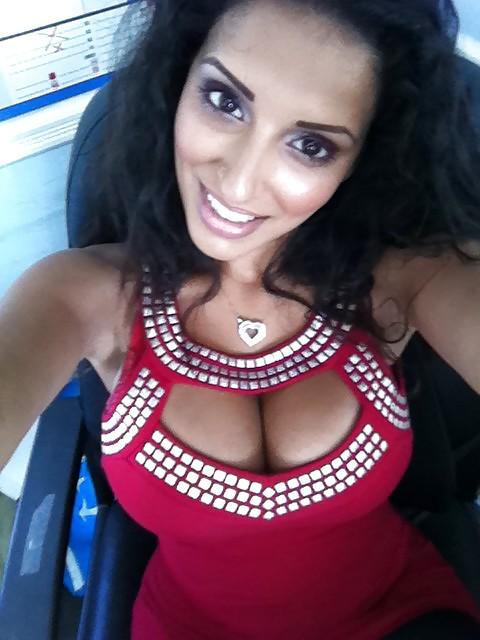 25P Hot Amateur Babes