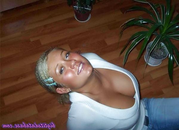 25P Sexy Busty Babes