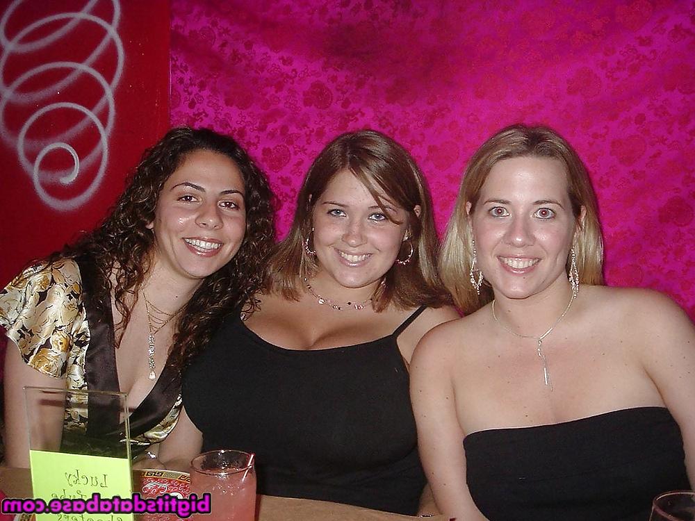25P Sexy Busty Babes