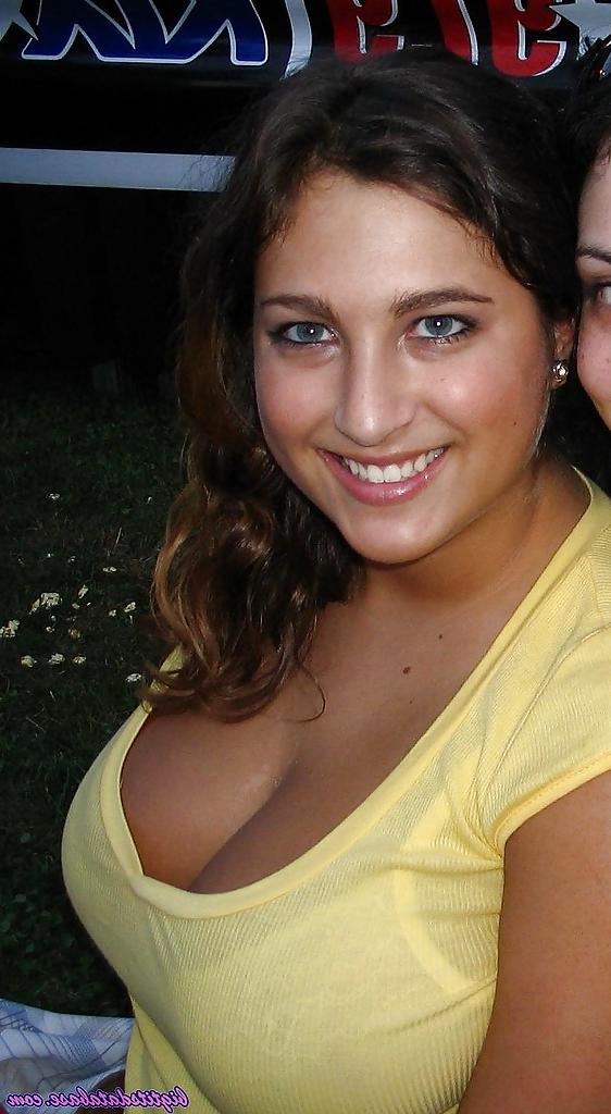25P Sexy Busty Babes