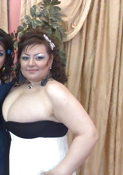 12P Horny Persian girls