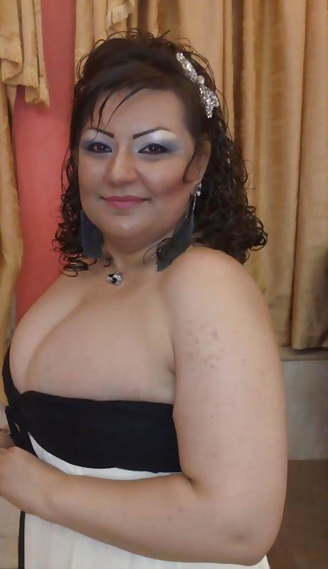 12P Horny Persian girls