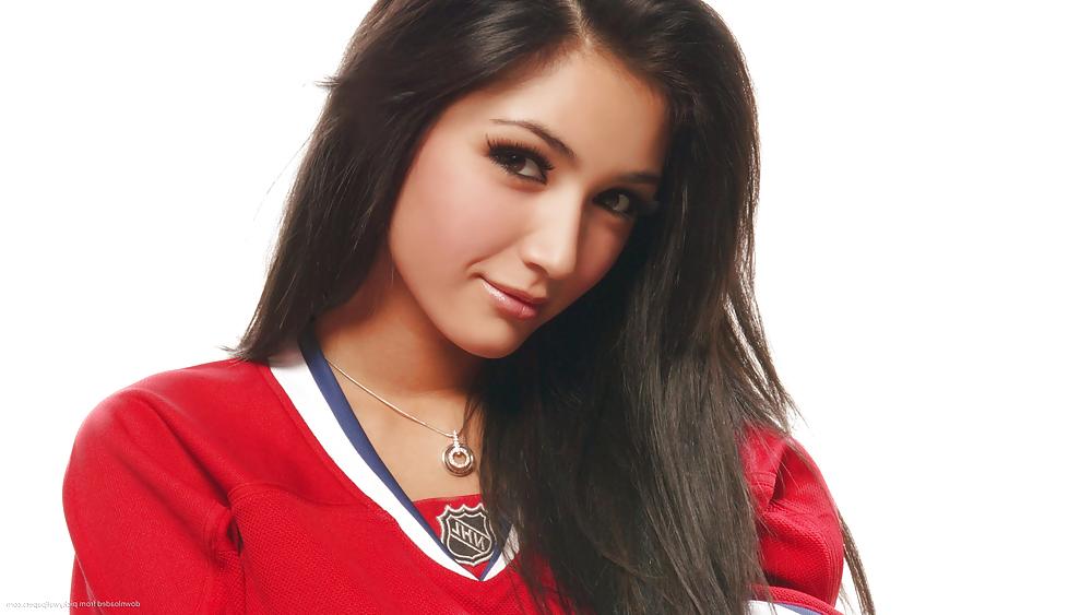 18P Sports babe