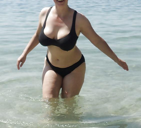 24P Big Boobs In Beach