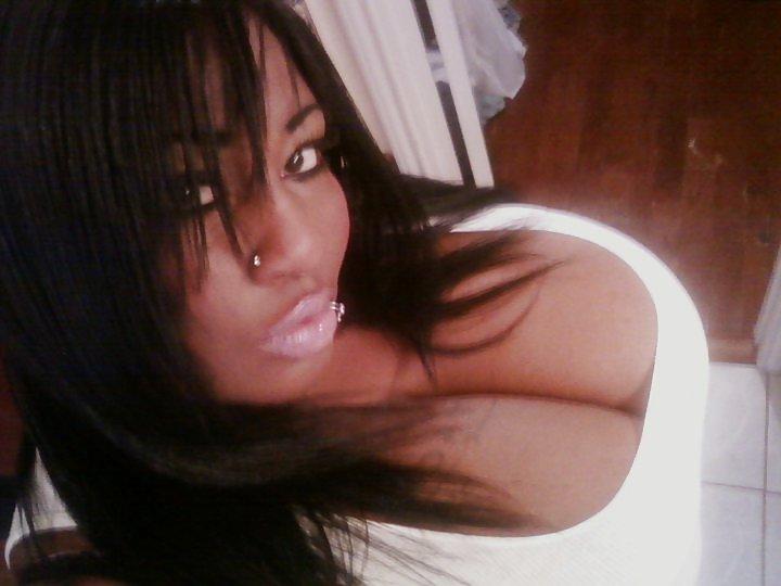 25P Sexy huge tits friends 
