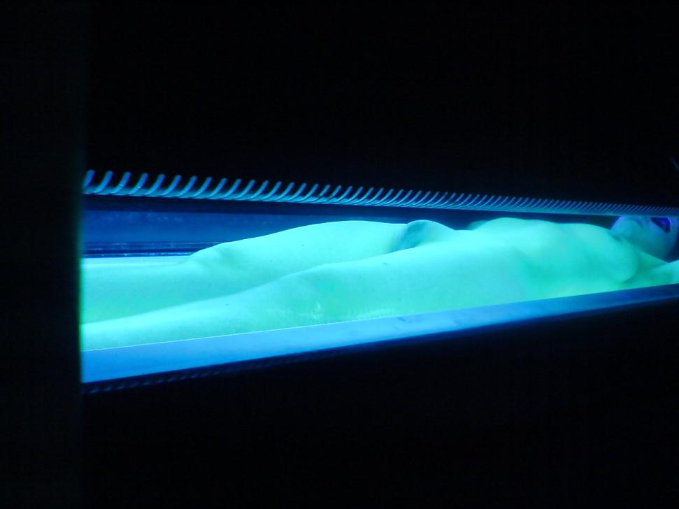 22P Solarium babe's
