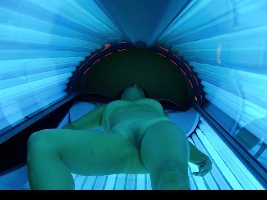 22P Solarium babe's