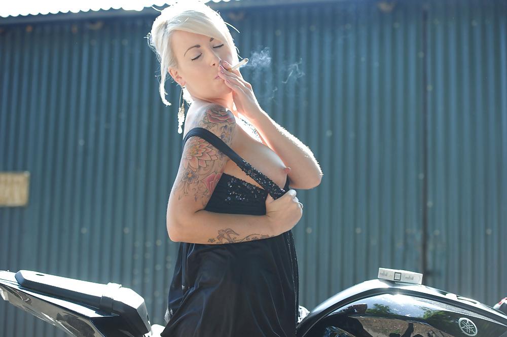 14P Smoking 007