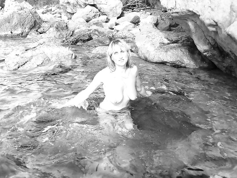 7P Black And White Babes Fully Naked Retro!