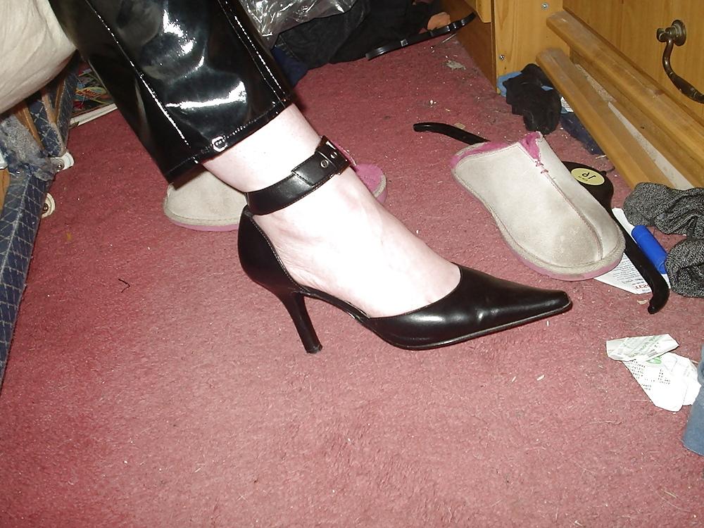 24P Shoes and boots.