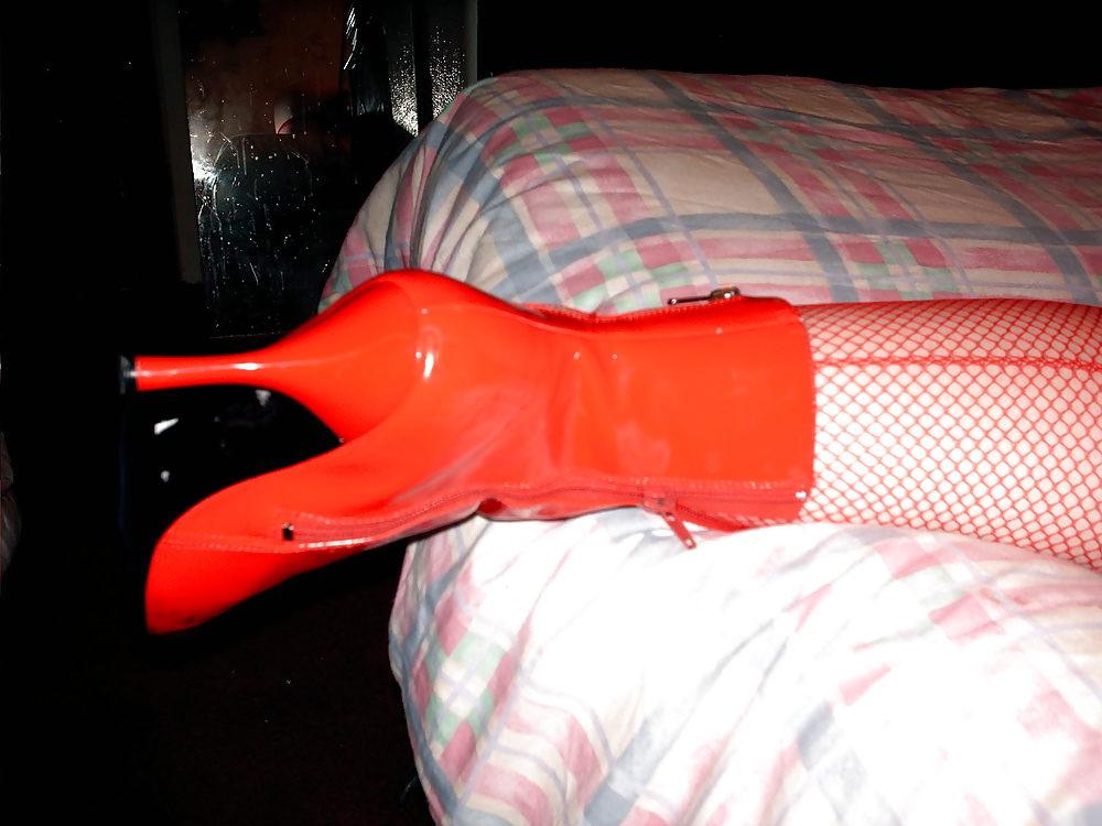 24P Shoes and boots.
