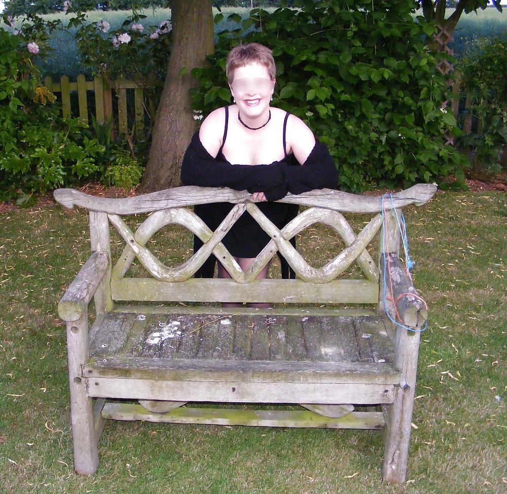 17P Garden party