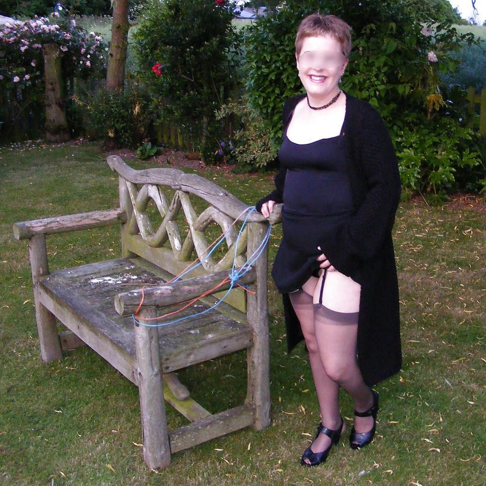 17P Garden party
