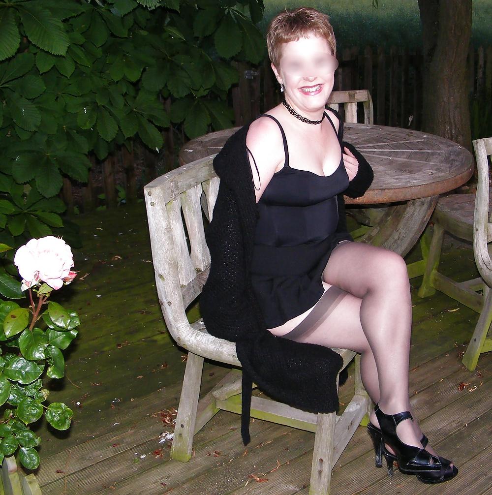 17P Garden party