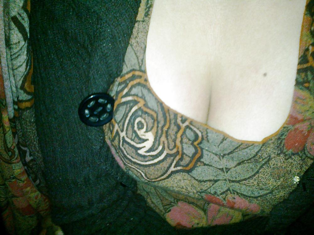 4P Desi Wife boobs Cleavage