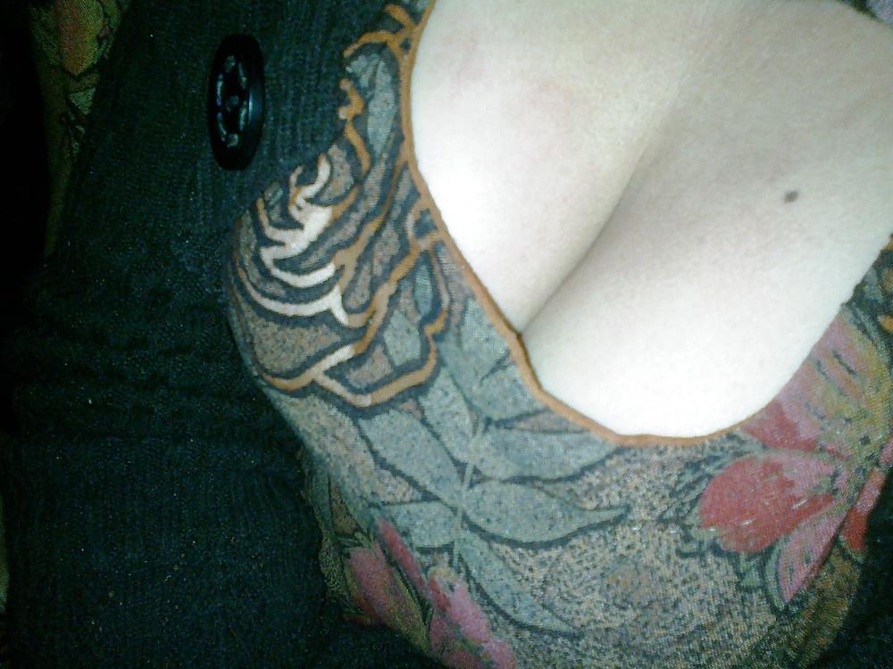 4P Desi Wife boobs Cleavage