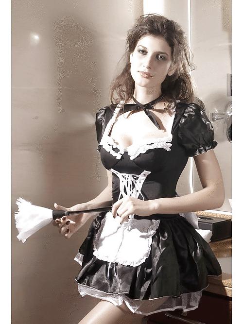 25P Hot maid soubrette