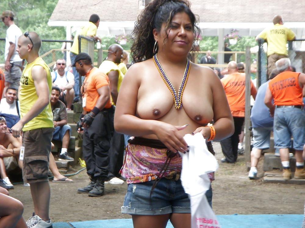 25P Saggy Tits 9