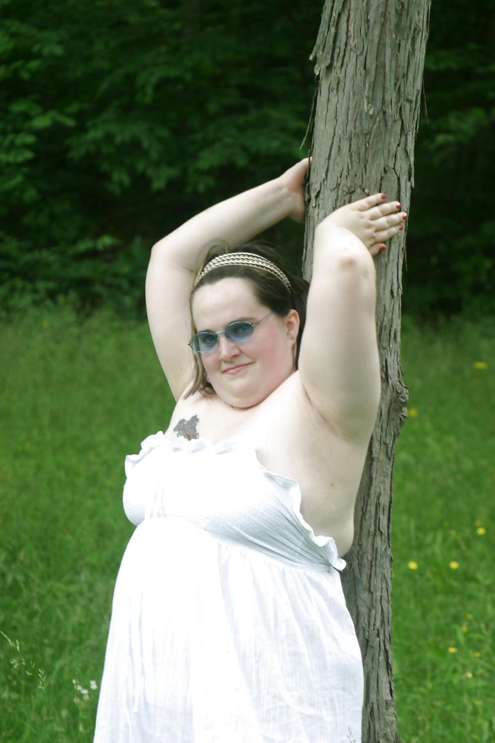 25P Kaylee in tall grass