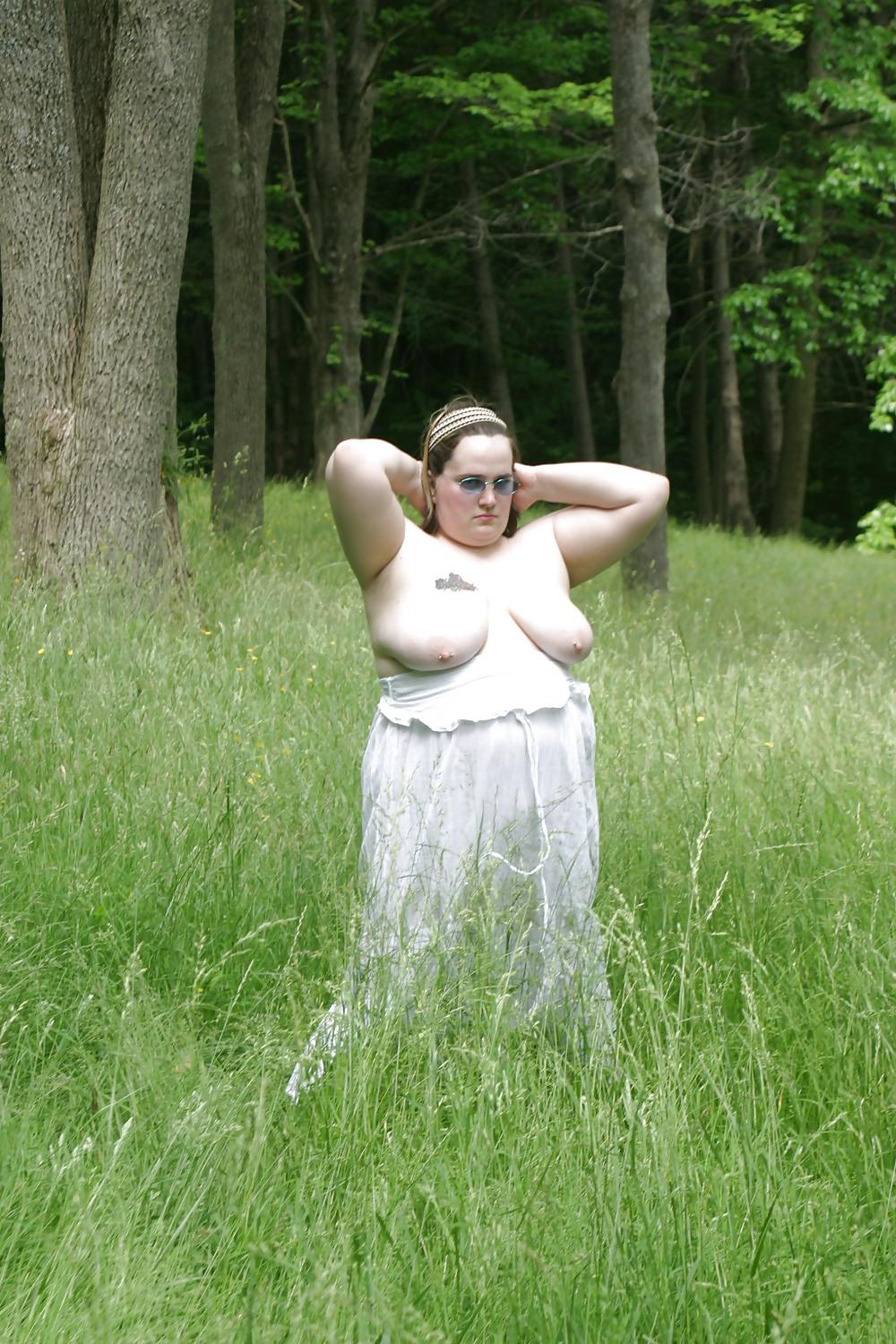25P Kaylee in tall grass