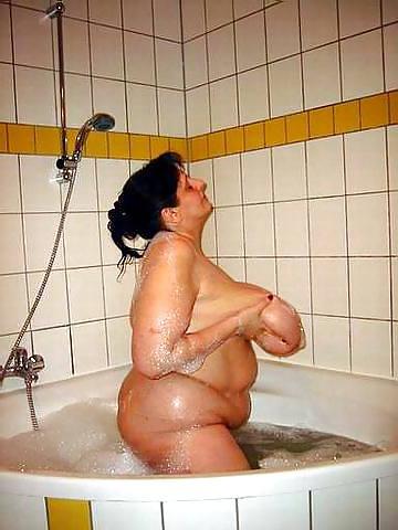 25P Big hanging tits