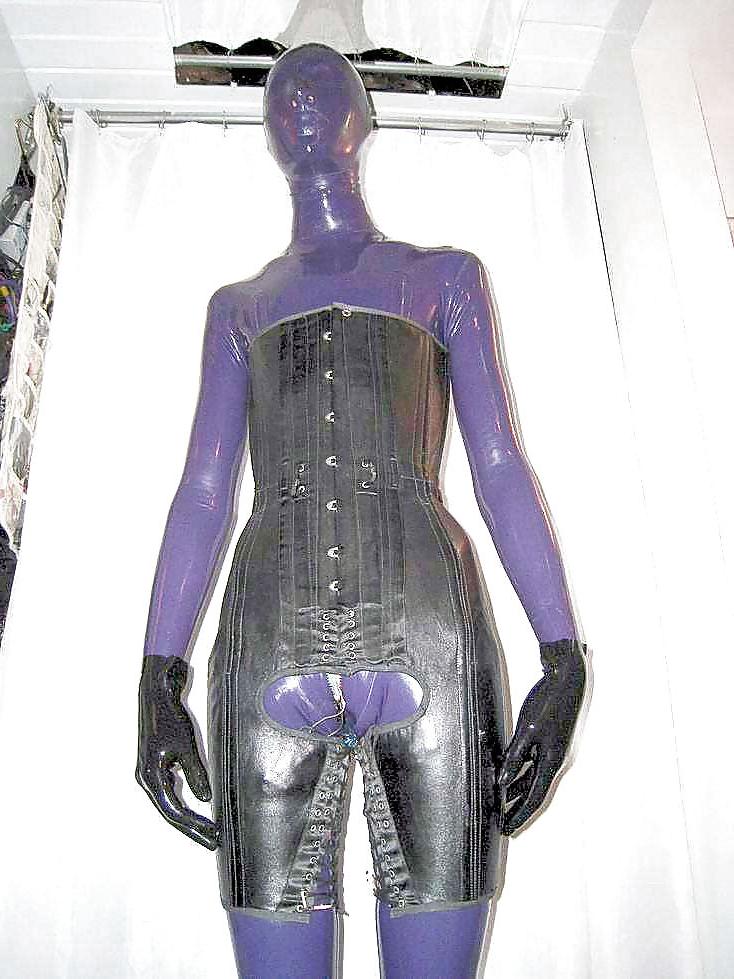 22P STEFFY'S alter ego ....The male Rubber Bondage sub 