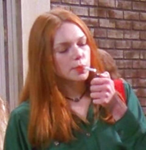 25P Laura Prepon Smoking