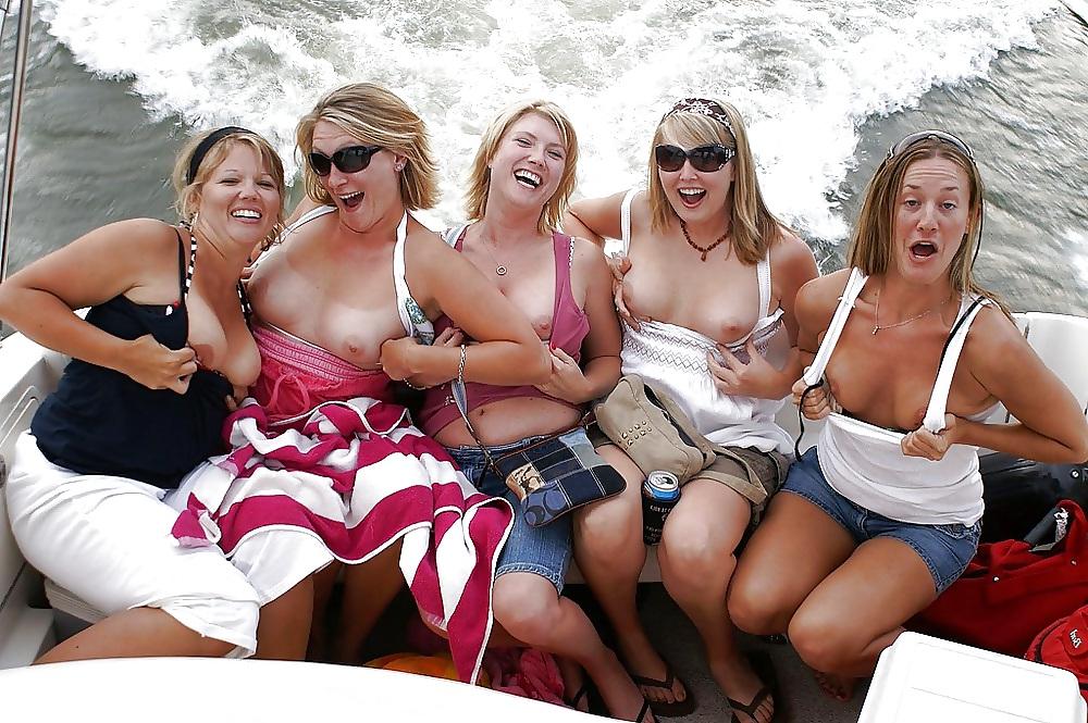 25P Like Mother Like Daughter Caught on Vacation Vol. 1