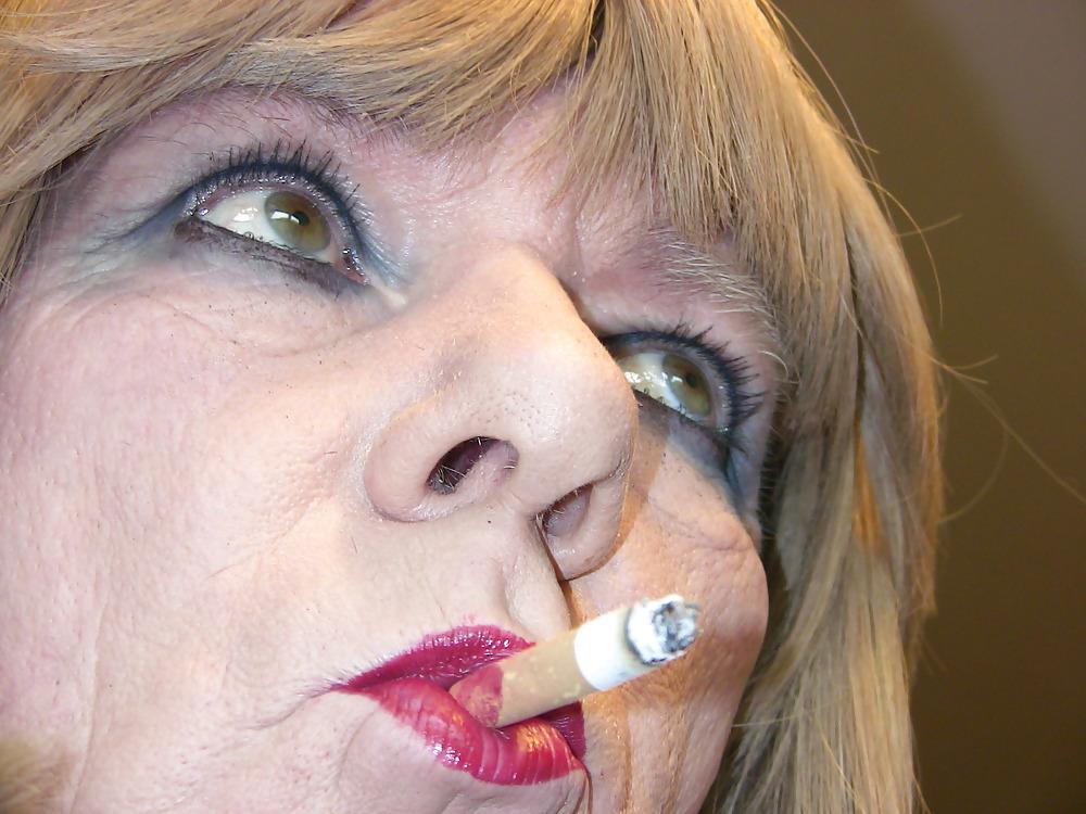 6P Fetisch rauchende Samantha