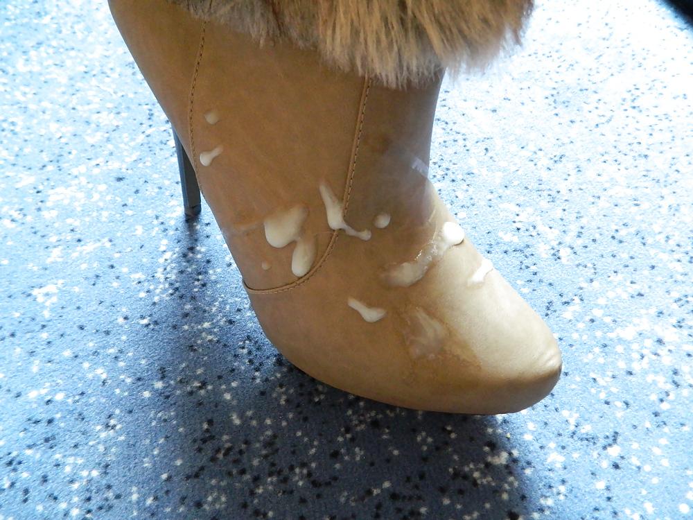 6P Sperm on fur boots